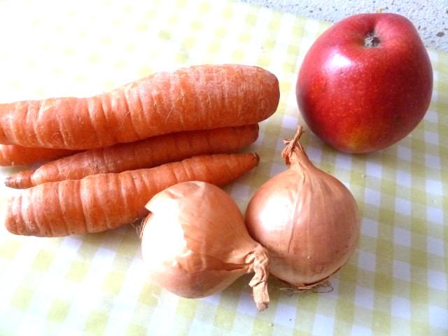 carottes, oignons, pomme
