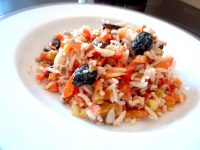salade de riz au poivron cru et graines de tournesol servir