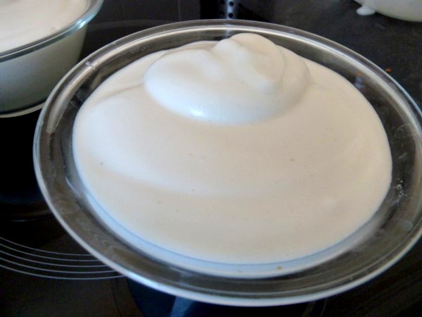 mousse-citron-legere-sans-oeuf-dessert-blanc