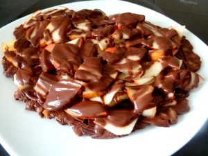 poires-crues-sur-chataignes-au-chocolat-servir