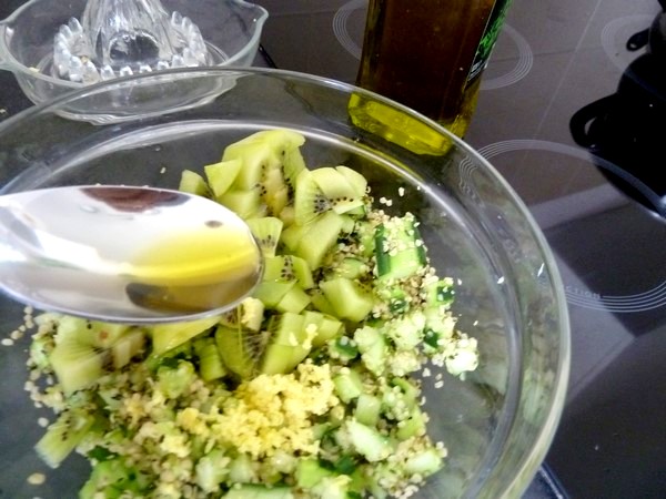 crudites-concombre-kiwi-au-chanvre-huile-olive