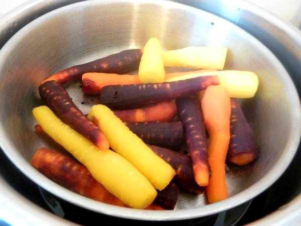 carottes-entieres-aux-pommes-de-terre-cuisson-vapeur