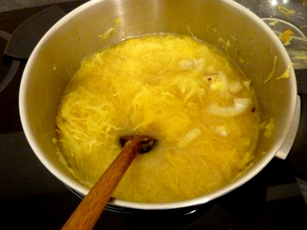 soupe-courge-spaghetti-cuire-oignon