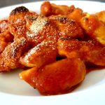 gniocchis de carotte sauce tomate ortie anis assiette