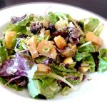 salade aux cebettes et graines germees sauce cajou badiane dresser