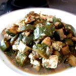 courgettes-a-letouffee-et-tofu-pesto-servir