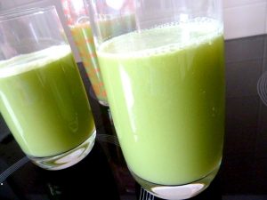 jus-de-concombre-fenouil-radis-servir-frais