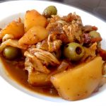 chou chinois et pommes de terre servir